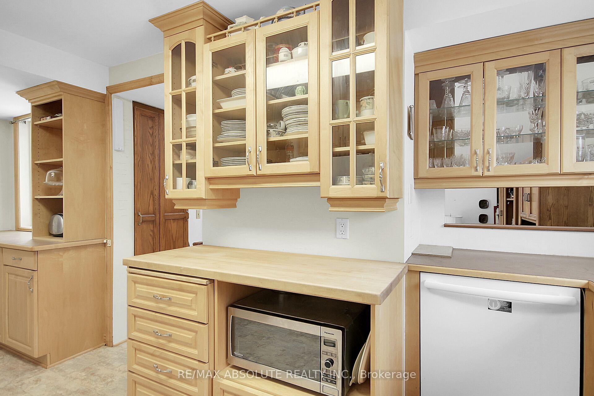 Photo 5 of 13 Melville Drive, Ottawa, Barrhaven - Pheasant Run — HOMEH