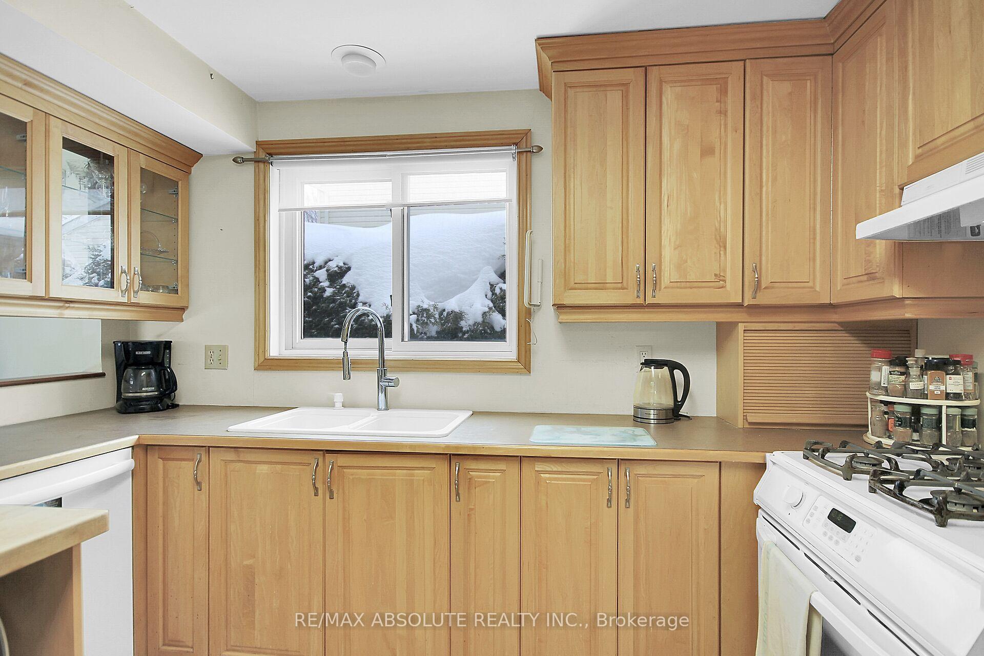 Photo 9 of 13 Melville Drive, Ottawa, Barrhaven - Pheasant Run — HOMEH