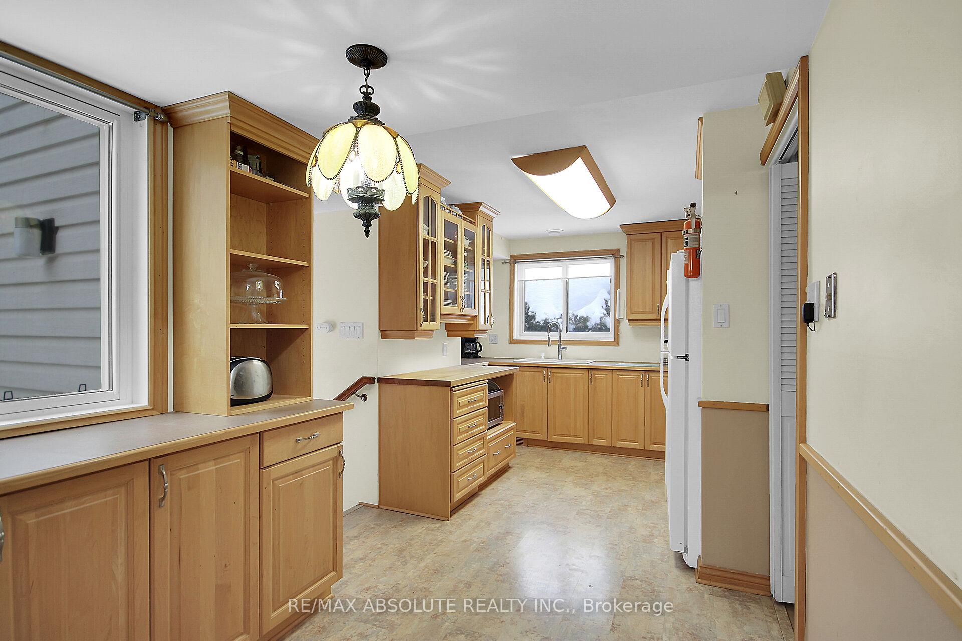 Photo 10 of 13 Melville Drive, Ottawa, Barrhaven - Pheasant Run — HOMEH