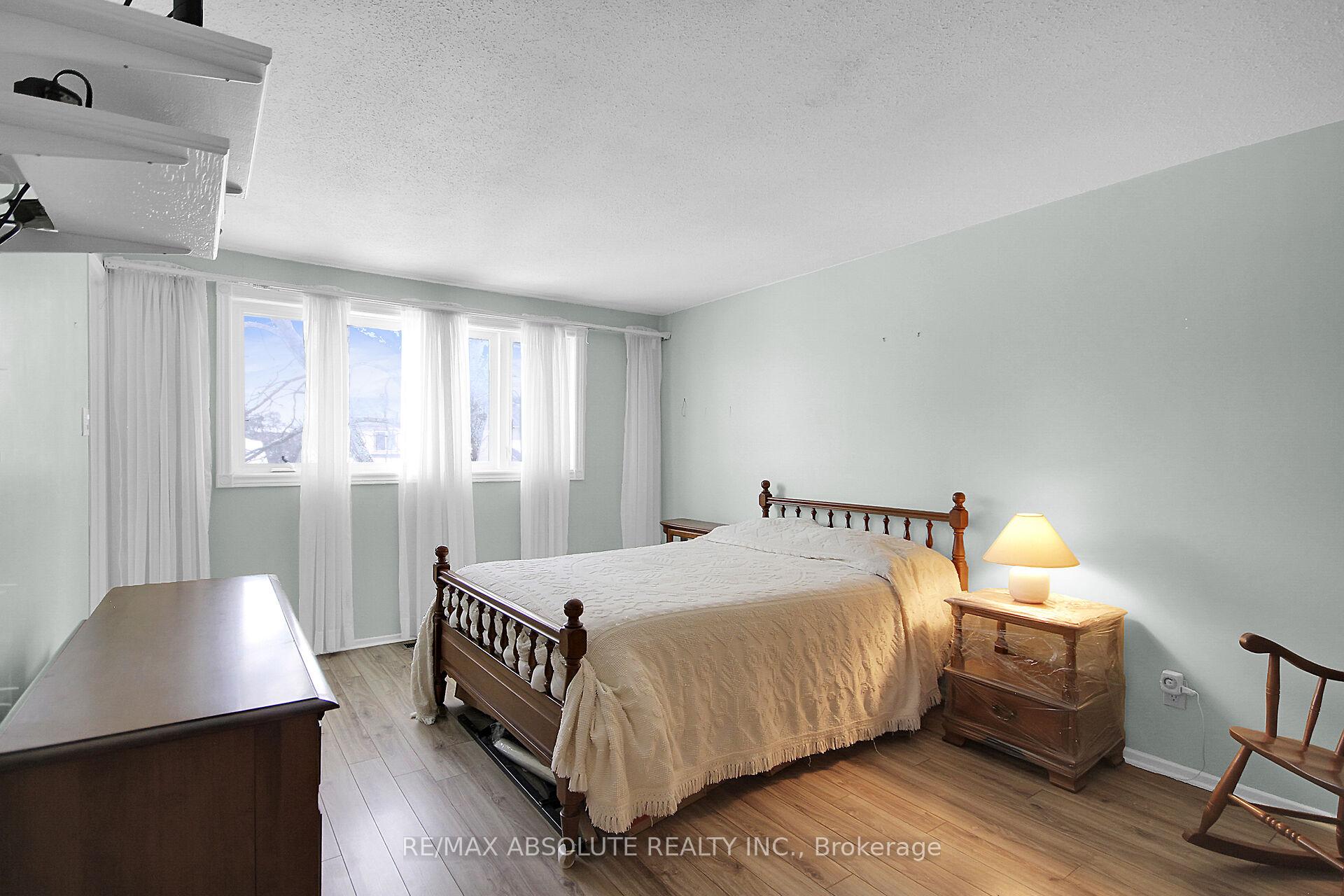 Photo 26 of 13 Melville Drive, Ottawa, Barrhaven - Pheasant Run — HOMEH