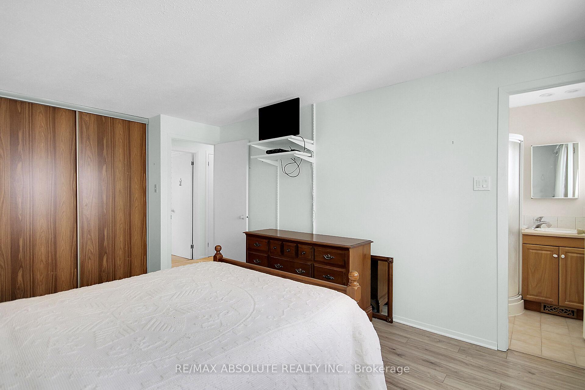 Photo 28 of 13 Melville Drive, Ottawa, Barrhaven - Pheasant Run — HOMEH