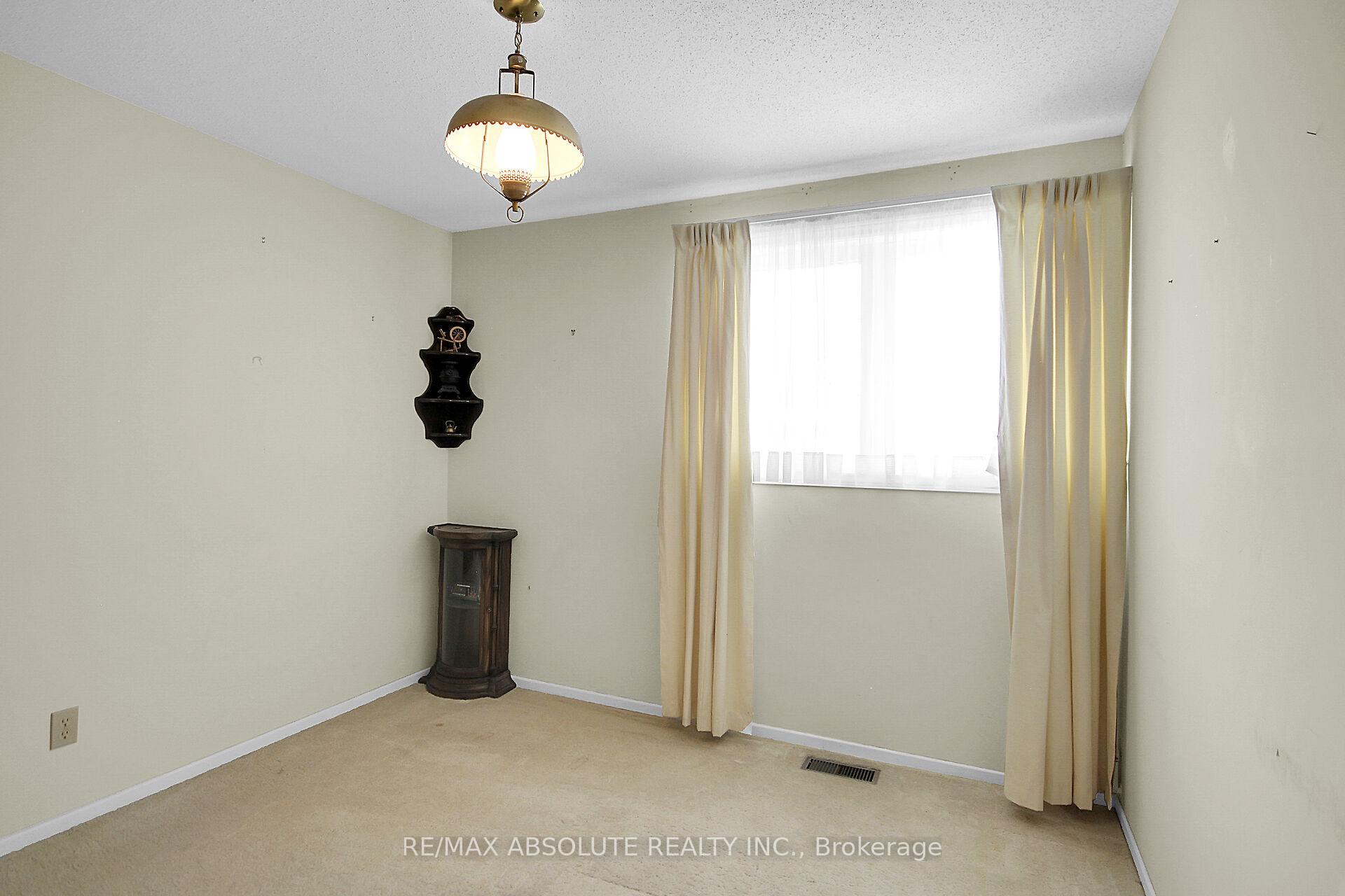 Photo 35 of 13 Melville Drive, Ottawa, Barrhaven - Pheasant Run — HOMEH
