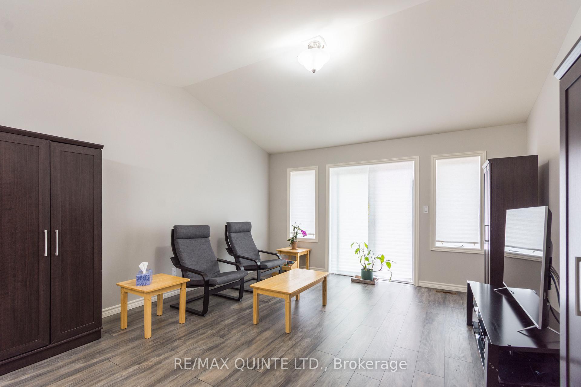Photo 12 of 89 Aldersgate Drive, Belleville, Belleville Ward — HOMEH
