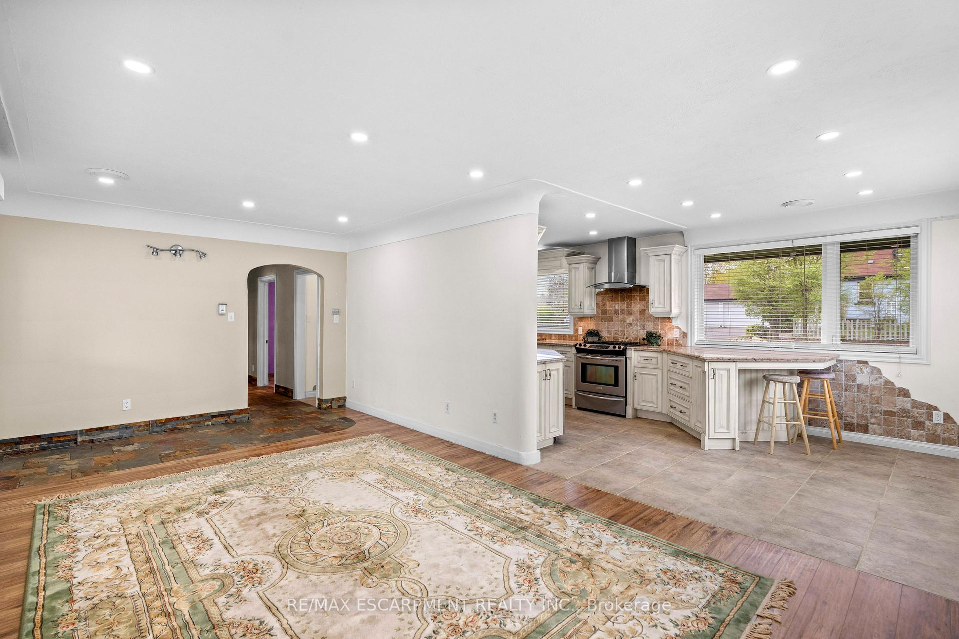 Photo 15 of 8 Northcliffe Avenue, Hamilton, Pleasant View — HOMEH