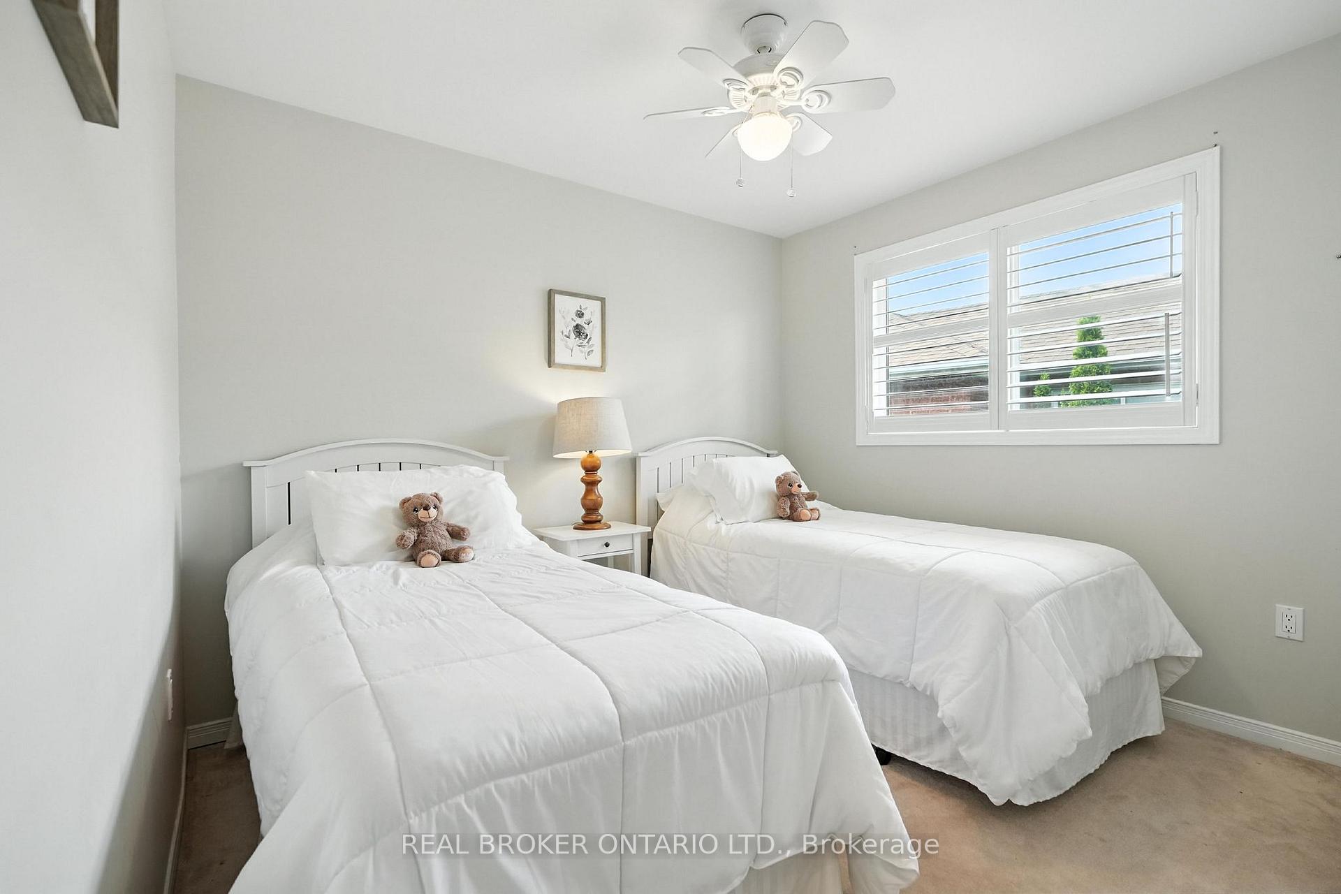 Photo 14 of 41 Emms Drive, Barrie, Holly — HOMEH
