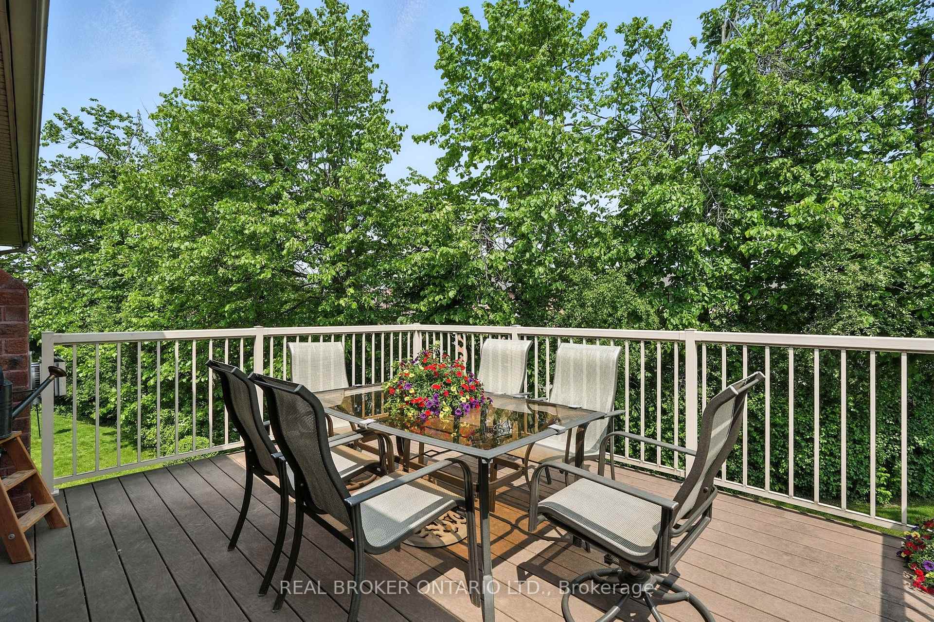 Photo 32 of 41 Emms Drive, Barrie, Holly — HOMEH