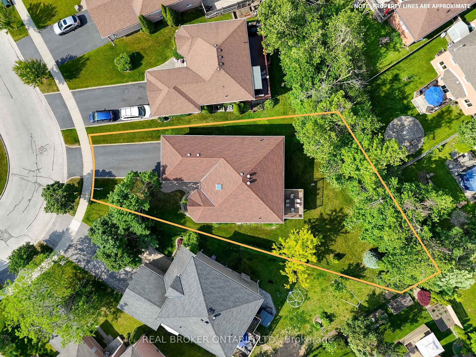 Photo 34 of 41 Emms Drive, Barrie, Holly — HOMEH