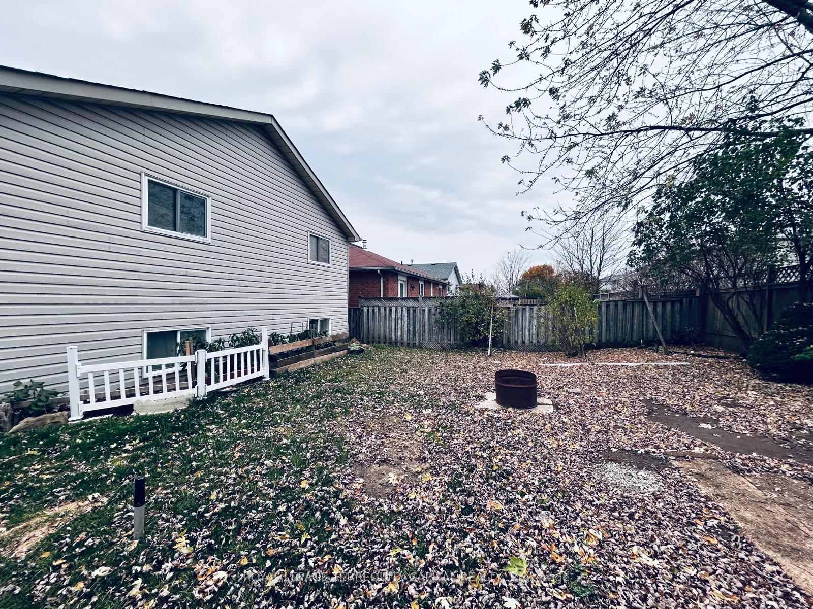 Photo 2 of Unit Upper, 43 Mapleton Avenue, Barrie, Holly — HOMEH