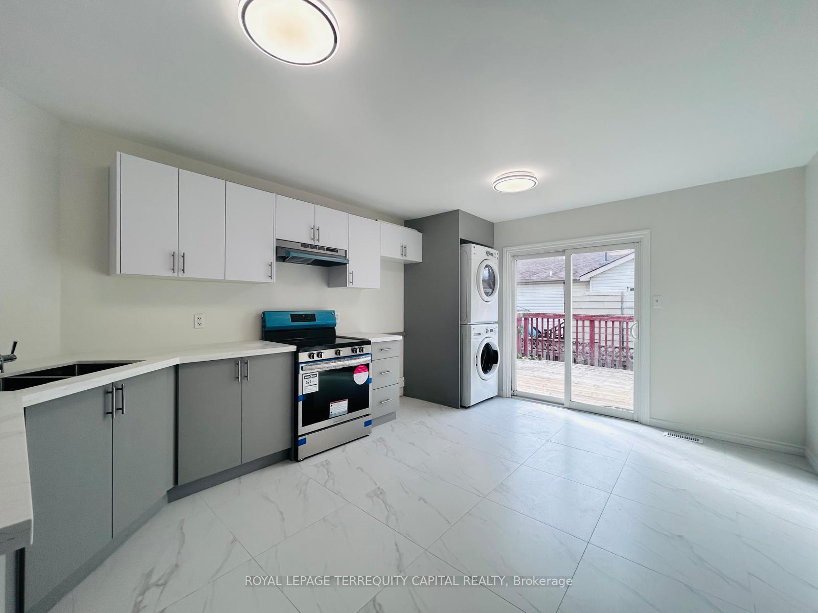 Photo 3 of Unit Upper, 43 Mapleton Avenue, Barrie, Holly — HOMEH