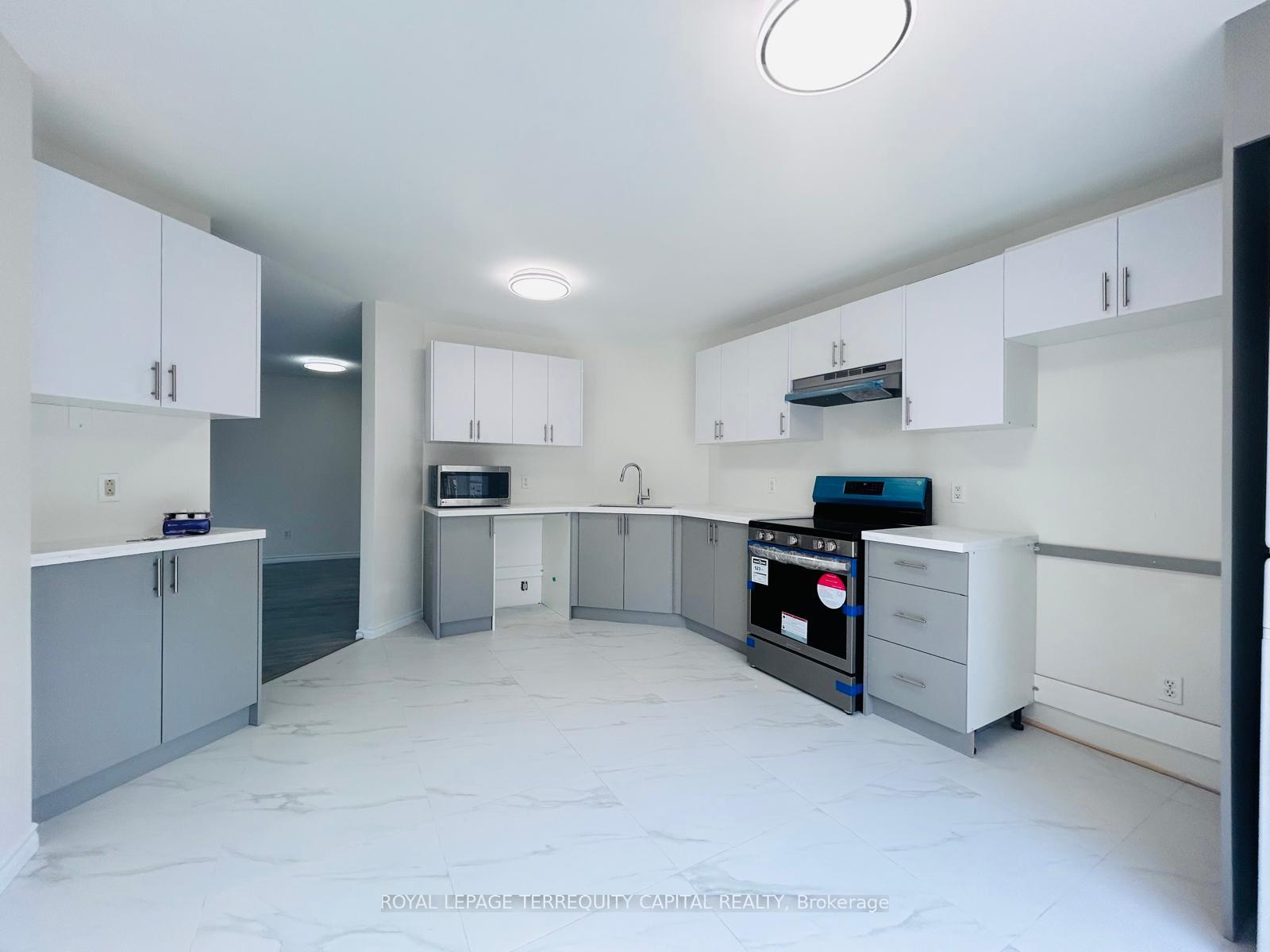 Photo 4 of Unit Upper, 43 Mapleton Avenue, Barrie, Holly — HOMEH