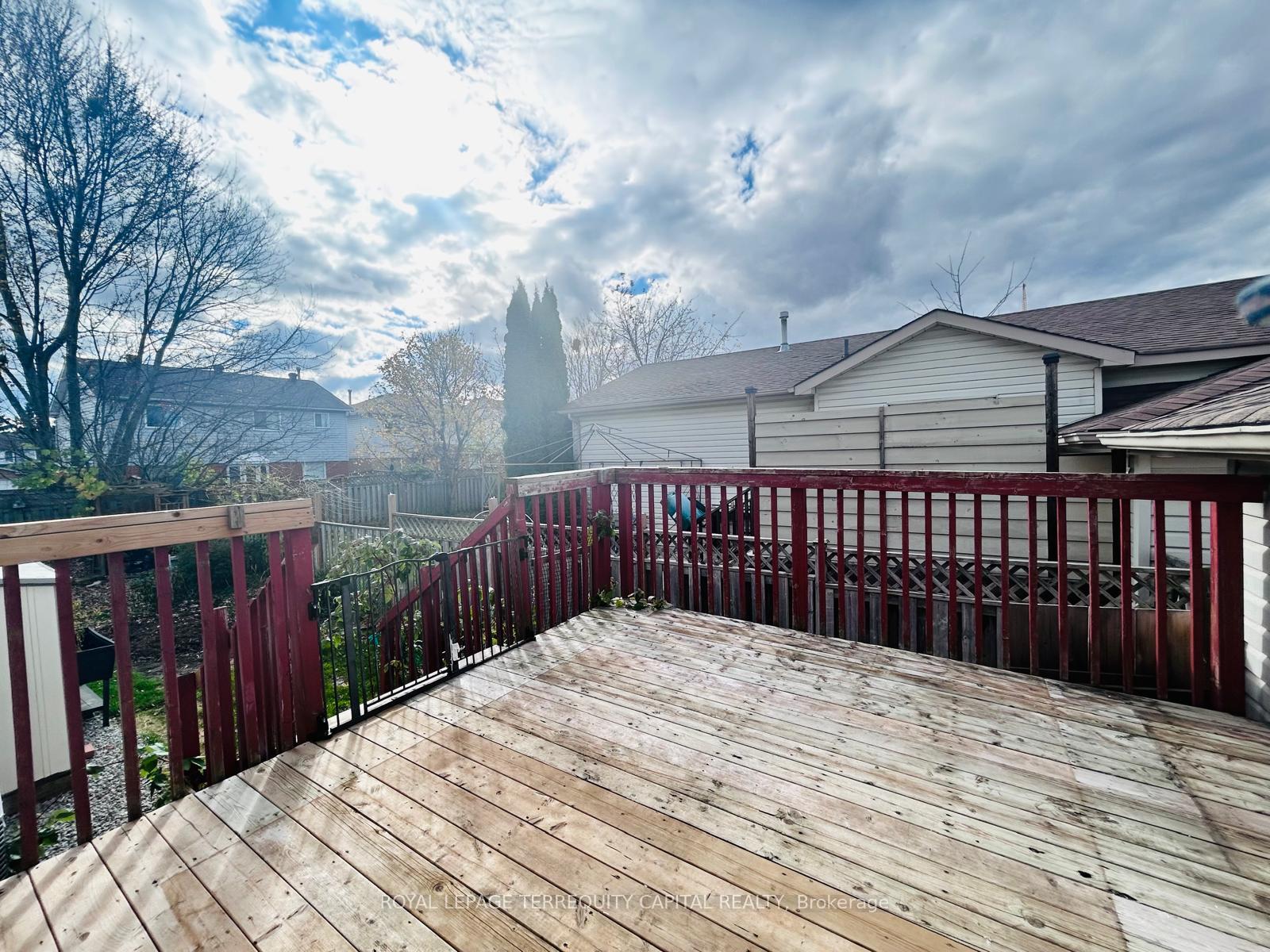 Photo 6 of Unit Upper, 43 Mapleton Avenue, Barrie, Holly — HOMEH