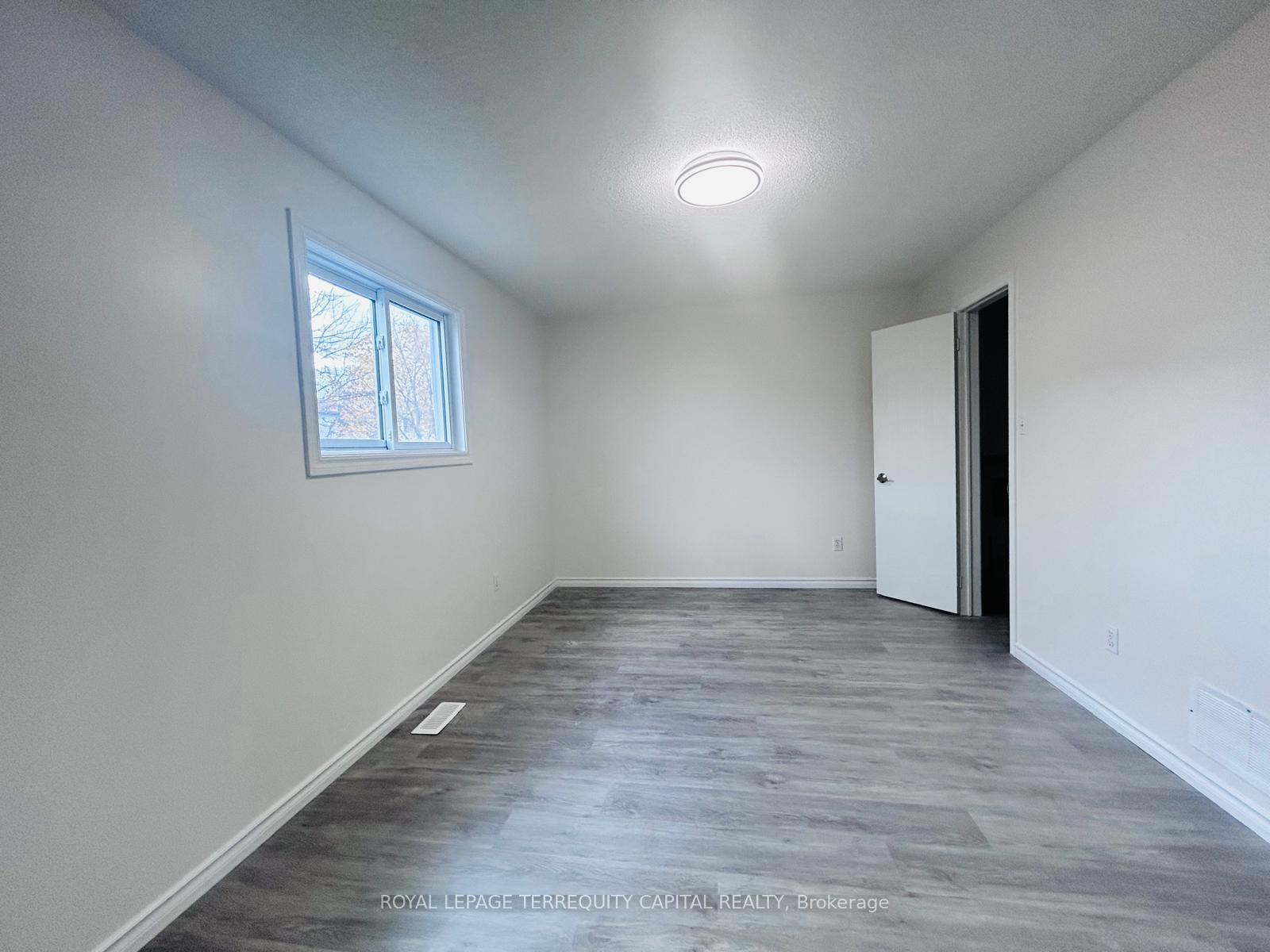 Photo 10 of Unit Upper, 43 Mapleton Avenue, Barrie, Holly — HOMEH