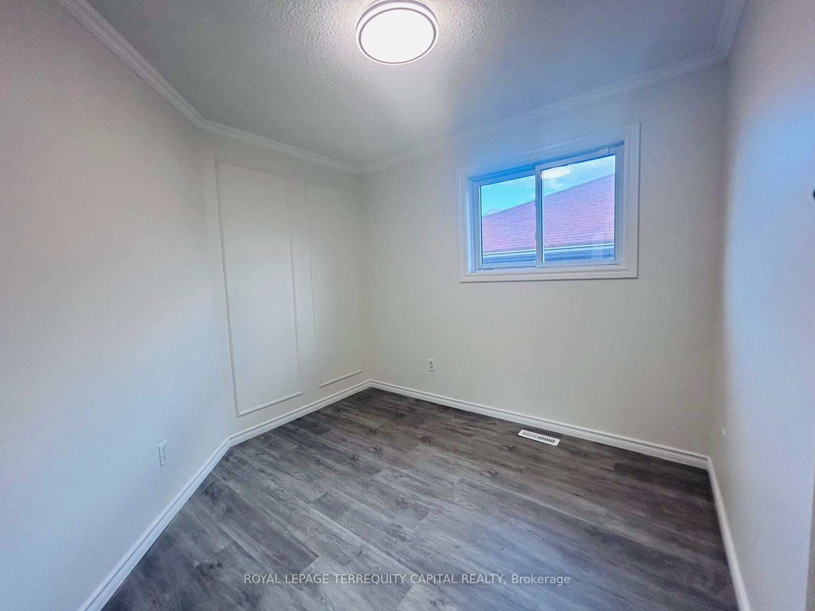 Photo 12 of Unit Upper, 43 Mapleton Avenue, Barrie, Holly — HOMEH