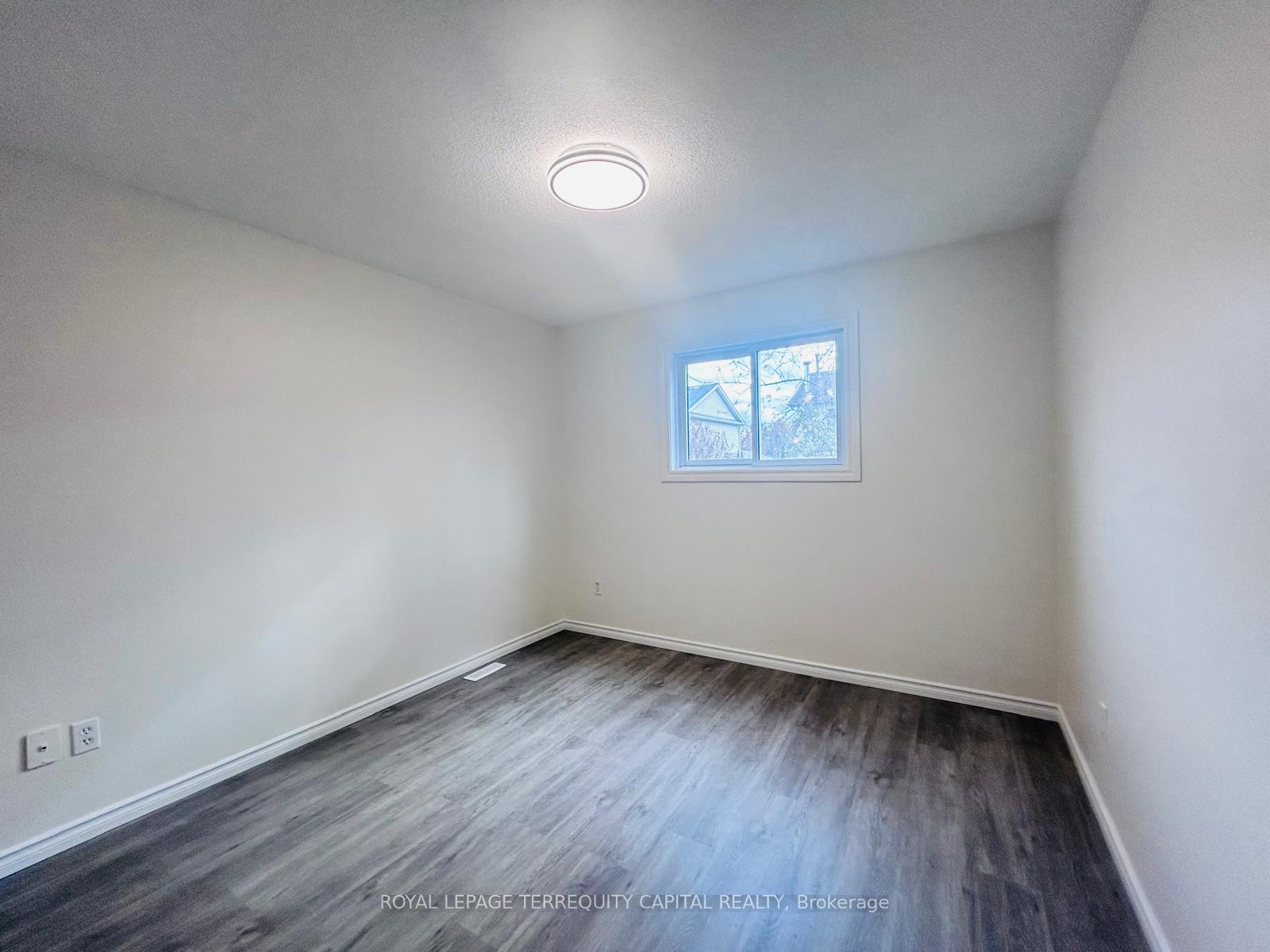 Photo 14 of Unit Upper, 43 Mapleton Avenue, Barrie, Holly — HOMEH