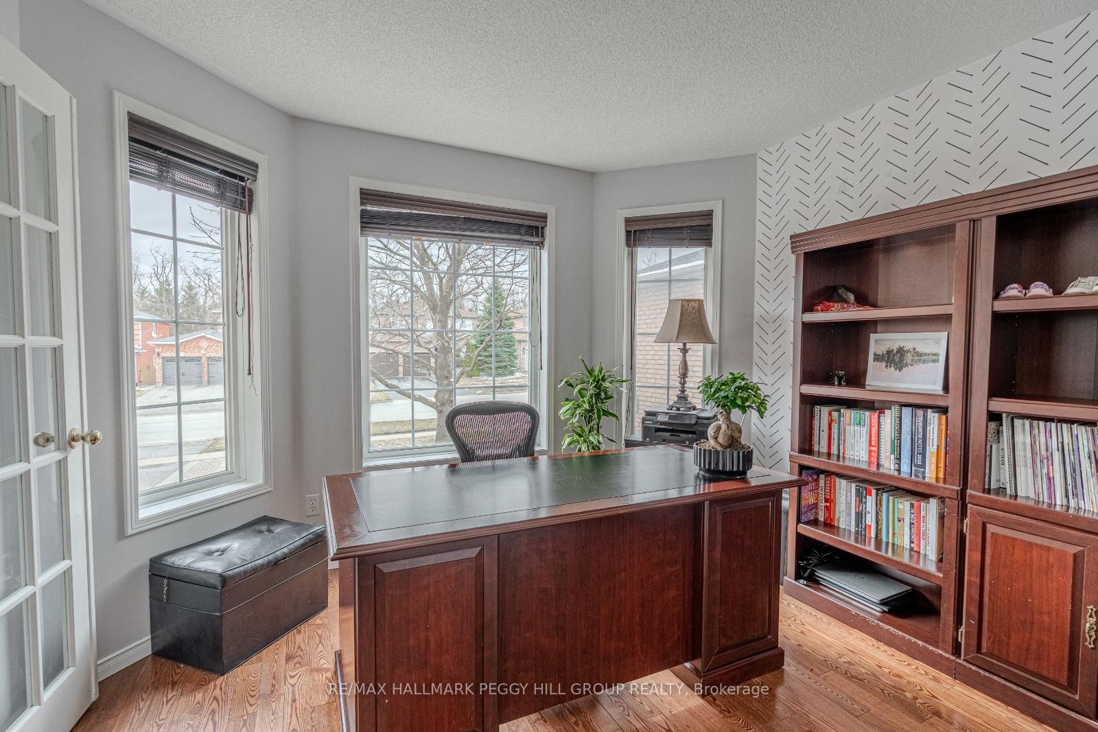 Photo 8 of 38 Benson Drive, Barrie, Northwest — HOMEH