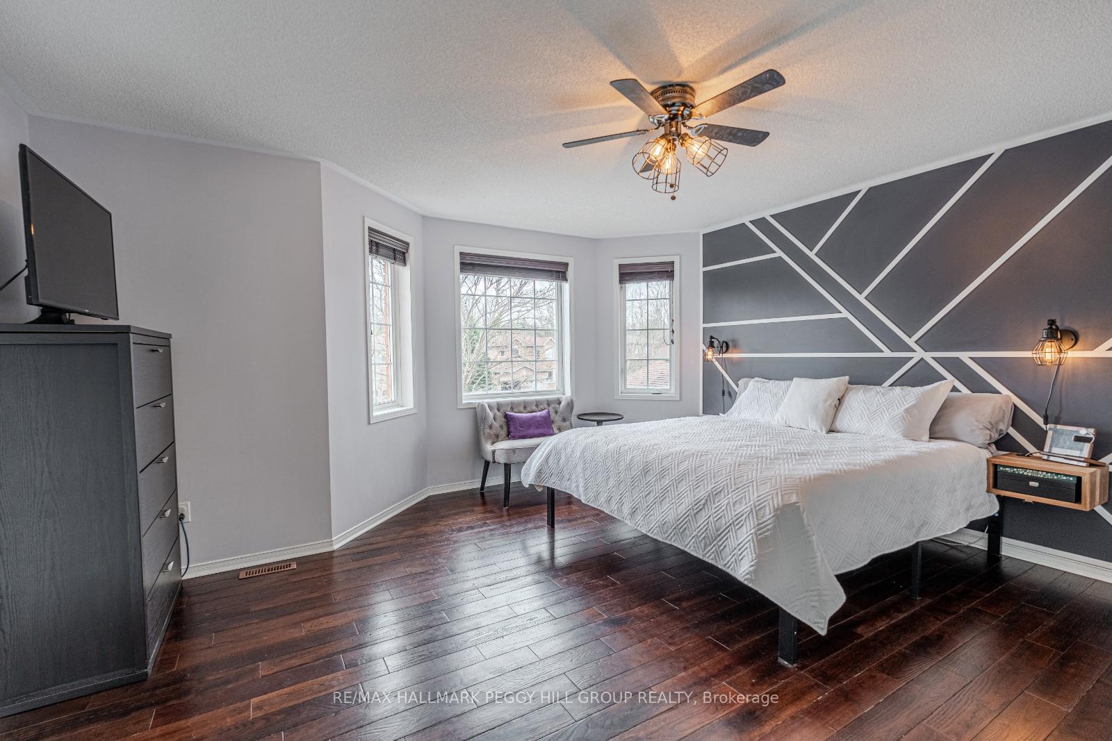Photo 9 of 38 Benson Drive, Barrie, Northwest — HOMEH