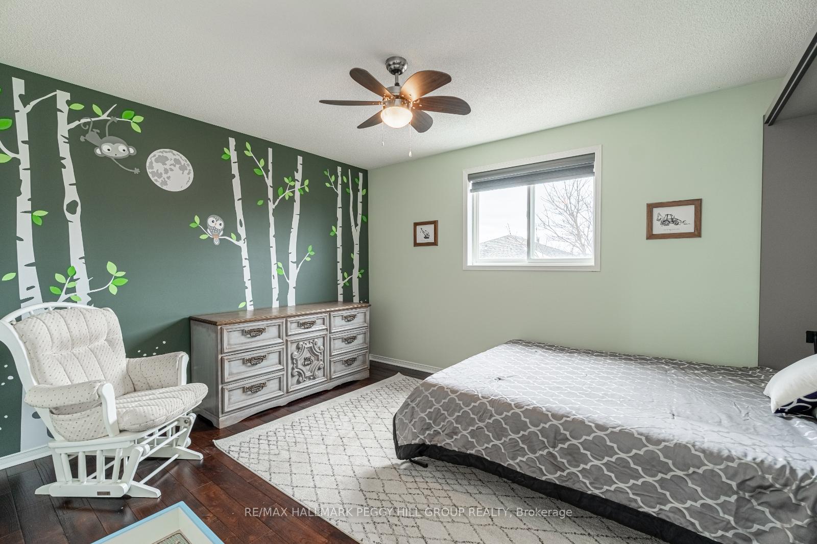 Photo 12 of 38 Benson Drive, Barrie, Northwest — HOMEH