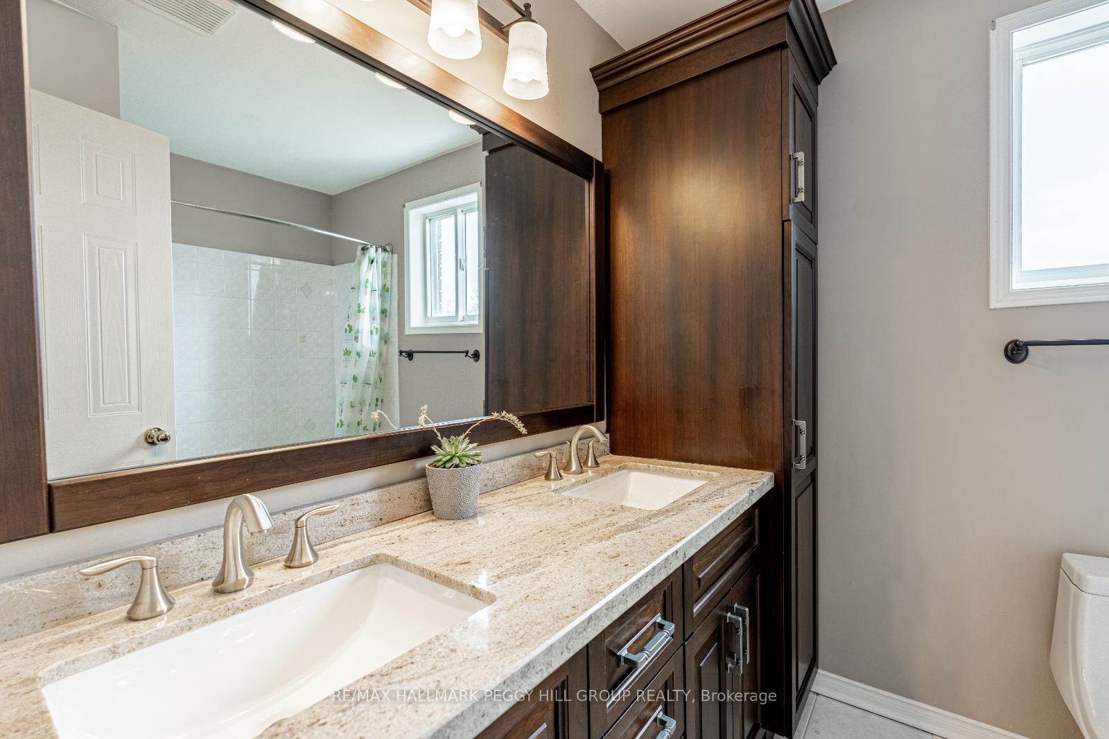 Photo 14 of 38 Benson Drive, Barrie, Northwest — HOMEH