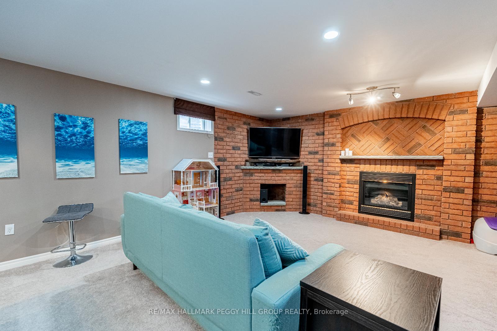 Photo 15 of 38 Benson Drive, Barrie, Northwest — HOMEH