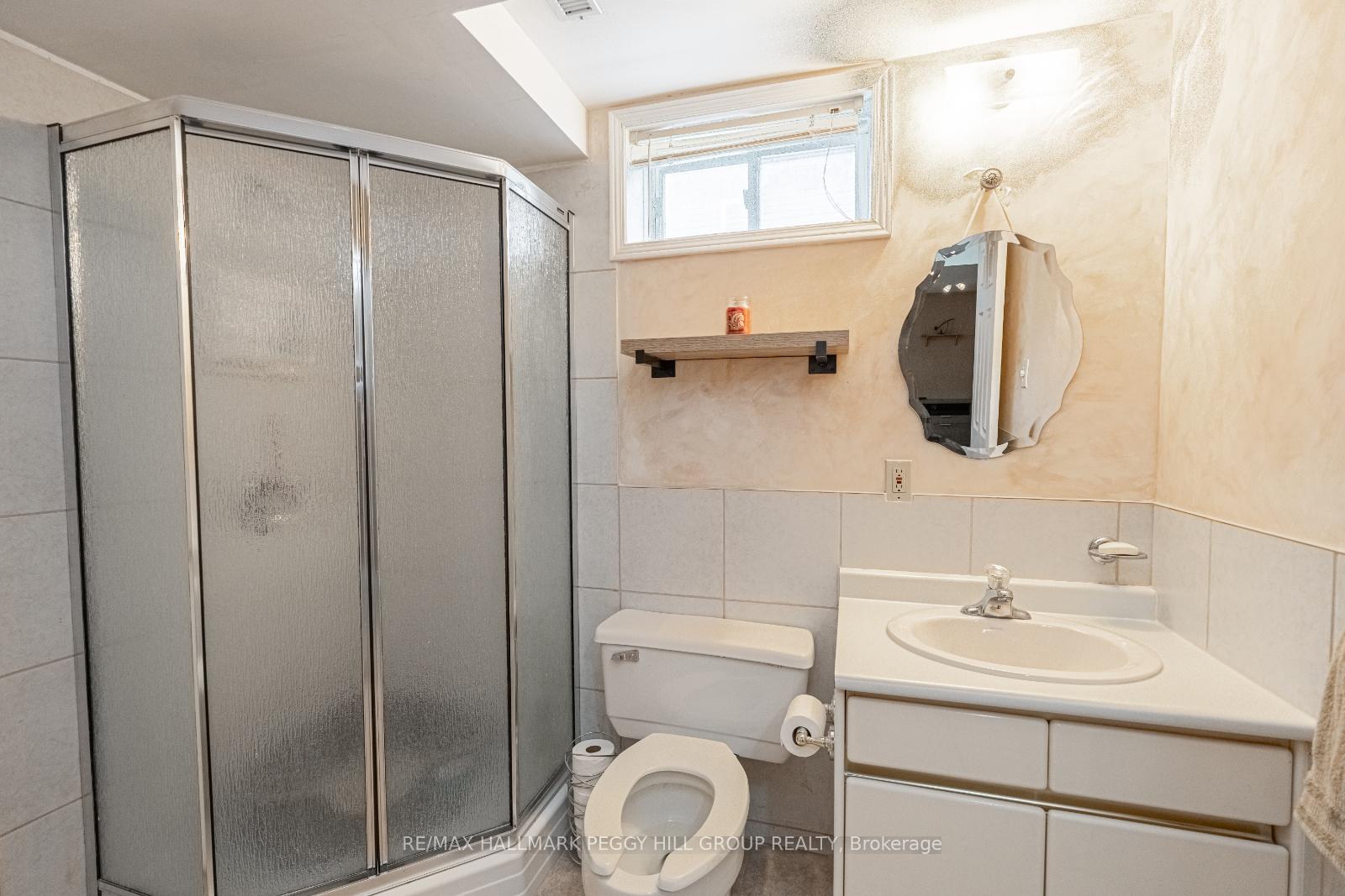 Photo 18 of 38 Benson Drive, Barrie, Northwest — HOMEH