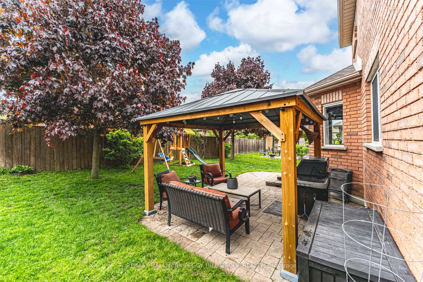 Photo 20 of 38 Benson Drive, Barrie, Northwest — HOMEH