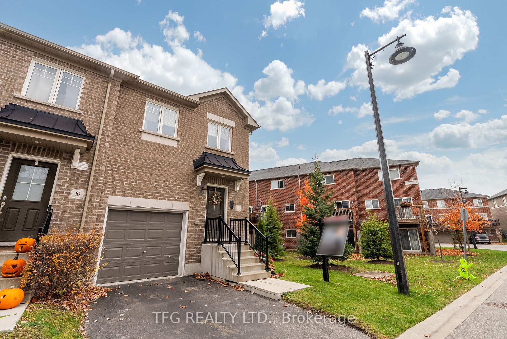 Photo 1 of 12 Ken Bromley Lane, Clarington, Bowmanville — HOMEH