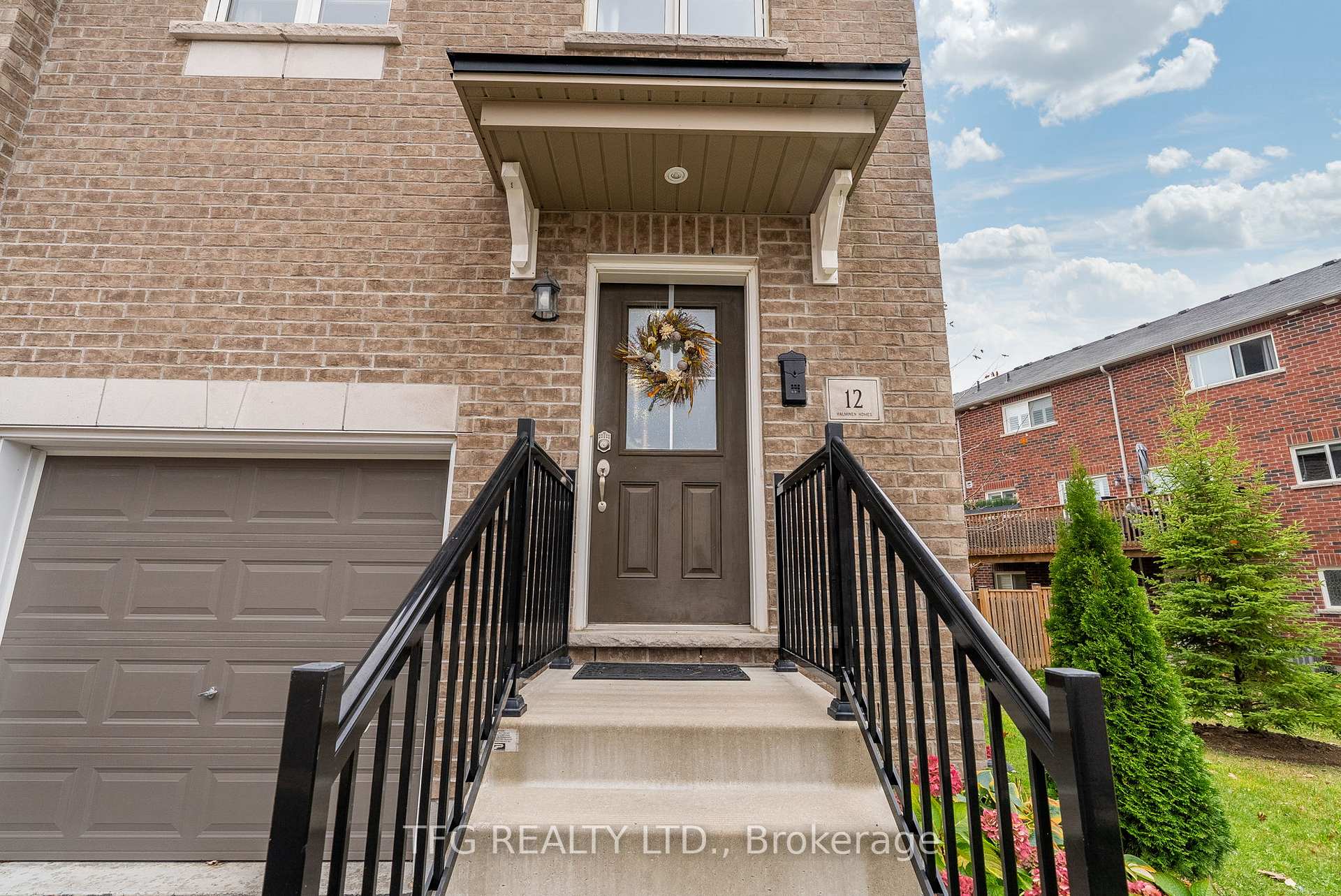 Photo 3 of 12 Ken Bromley Lane, Clarington, Bowmanville — HOMEH