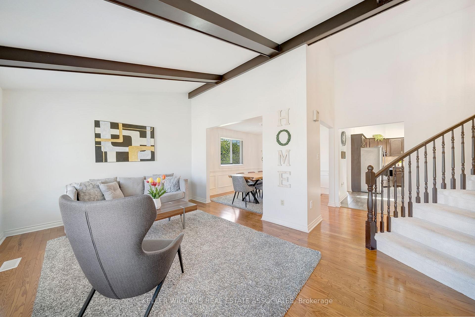 Photo 7 of 24 Farmingdale Crescent, Hamilton, Stoney Creek — HOMEH