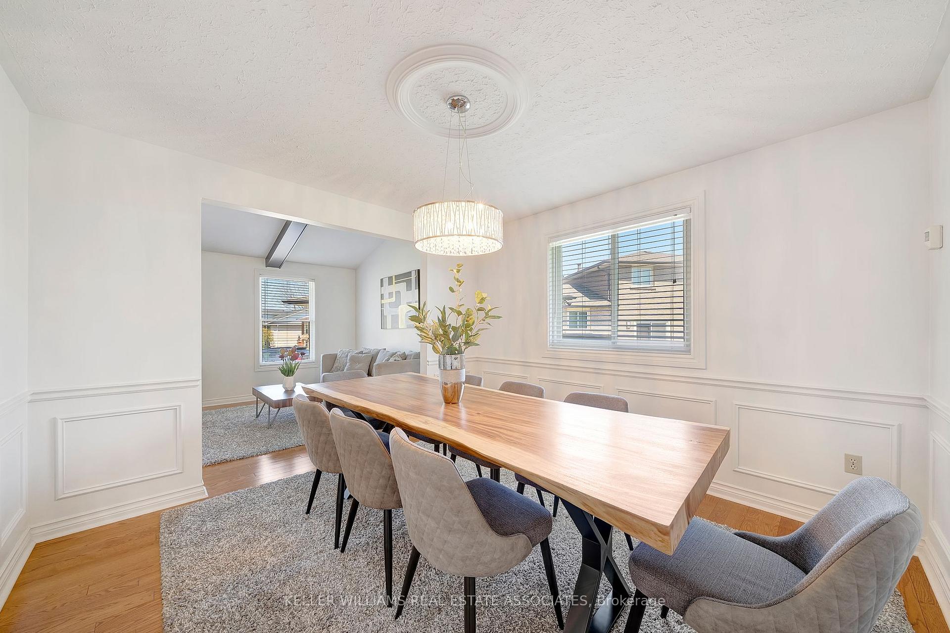 Photo 12 of 24 Farmingdale Crescent, Hamilton, Stoney Creek — HOMEH
