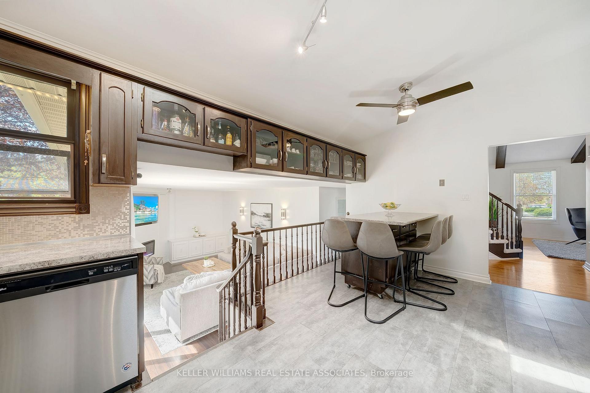 Photo 17 of 24 Farmingdale Crescent, Hamilton, Stoney Creek — HOMEH