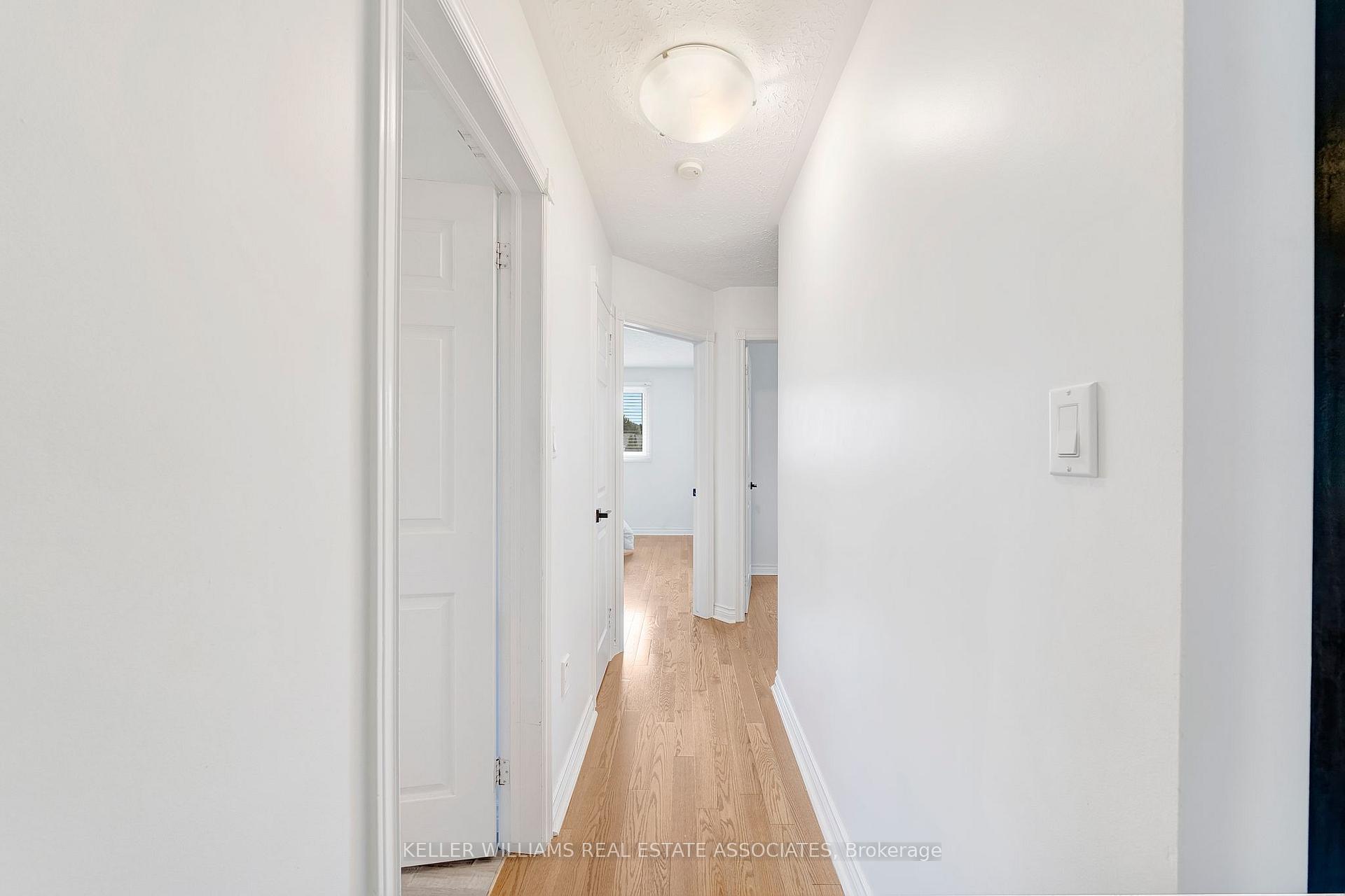 Photo 19 of 24 Farmingdale Crescent, Hamilton, Stoney Creek — HOMEH