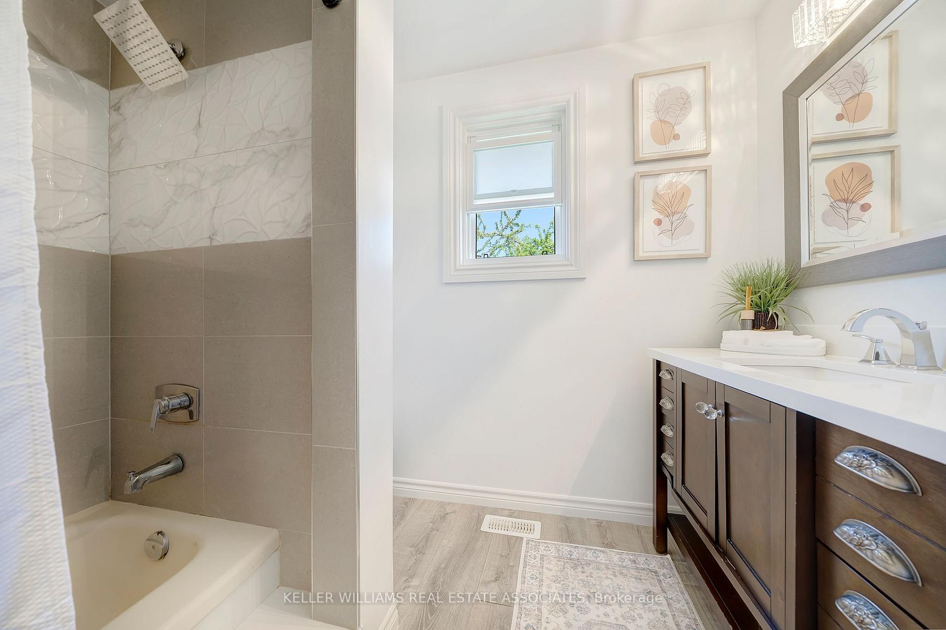 Photo 20 of 24 Farmingdale Crescent, Hamilton, Stoney Creek — HOMEH