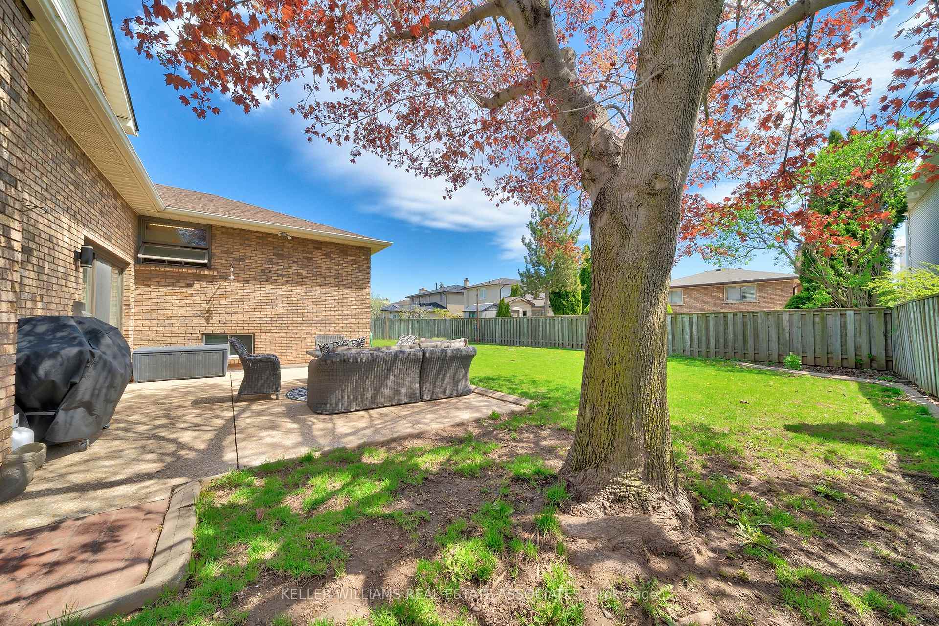 Photo 41 of 24 Farmingdale Crescent, Hamilton, Stoney Creek — HOMEH