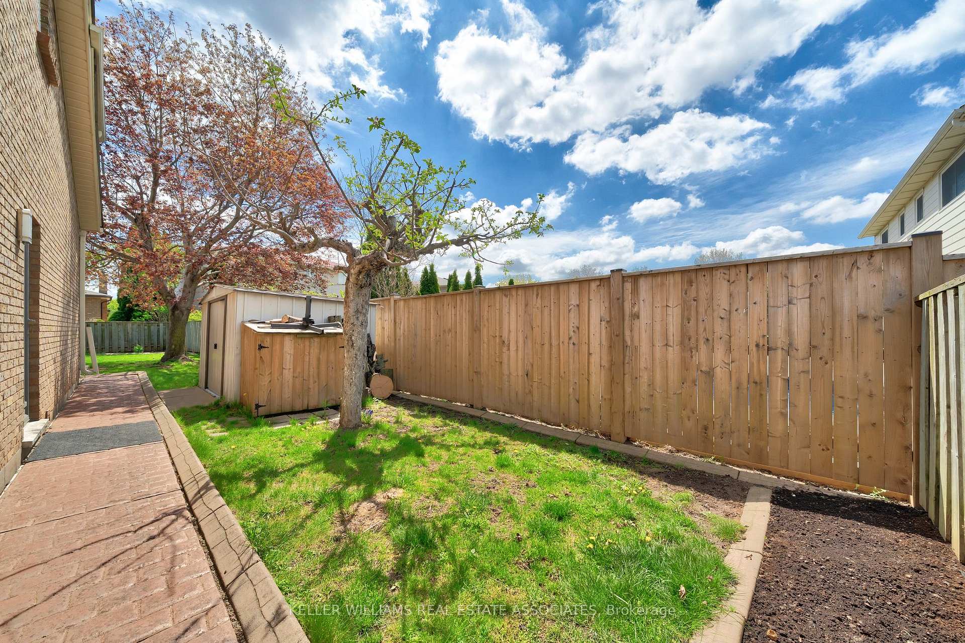 Photo 42 of 24 Farmingdale Crescent, Hamilton, Stoney Creek — HOMEH