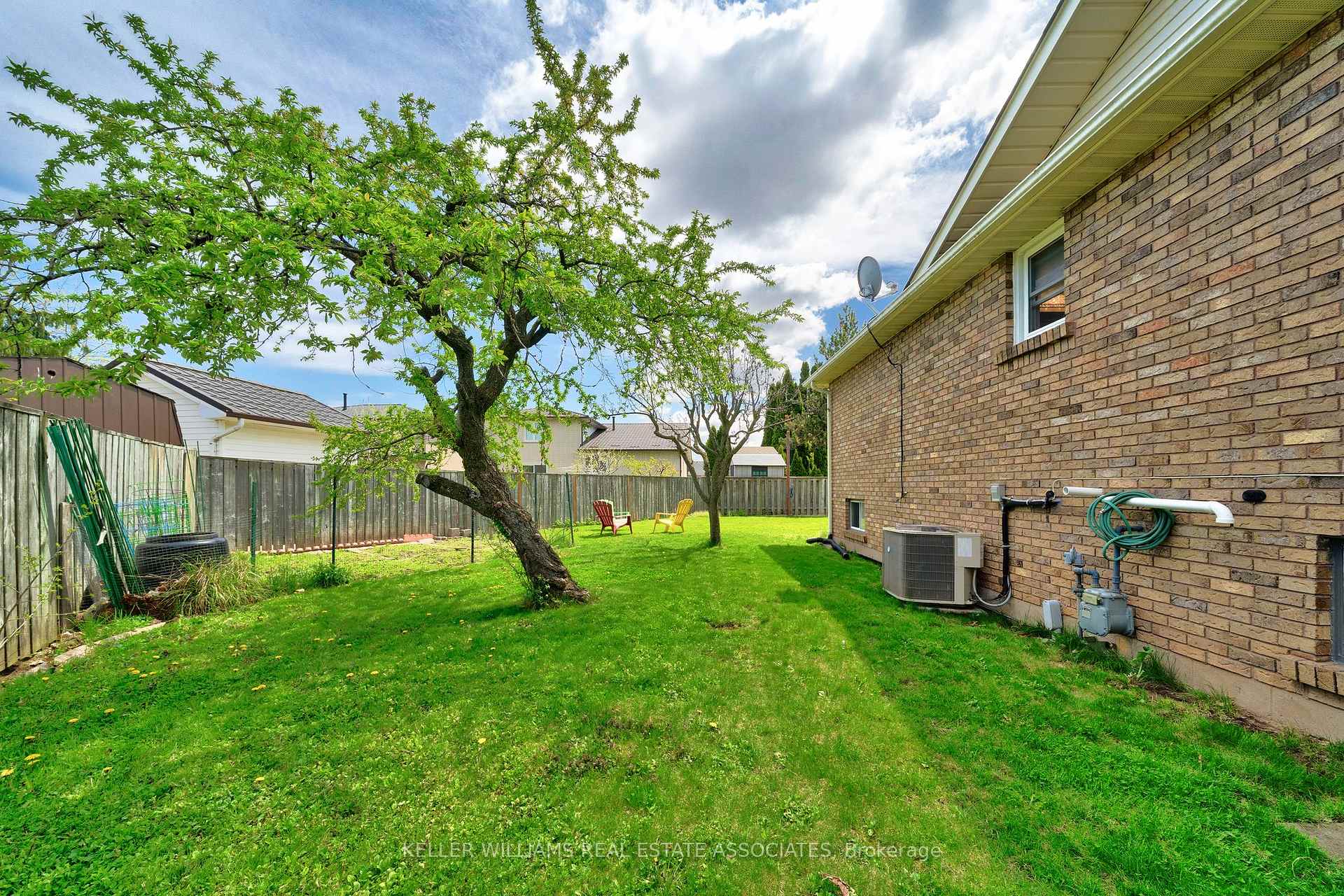 Photo 46 of 24 Farmingdale Crescent, Hamilton, Stoney Creek — HOMEH
