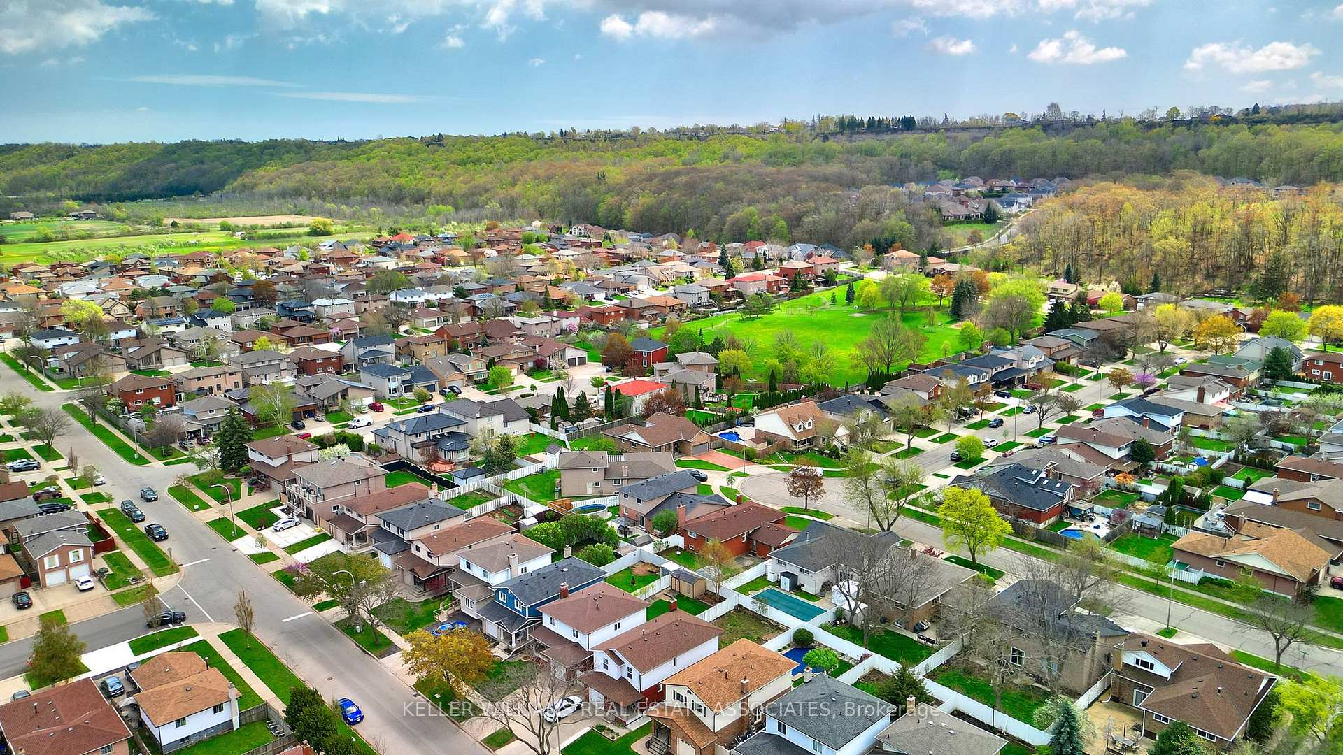 Photo 50 of 24 Farmingdale Crescent, Hamilton, Stoney Creek — HOMEH