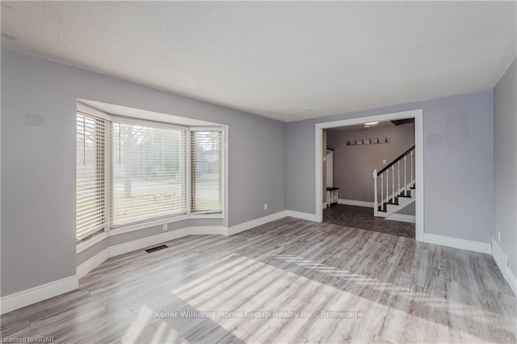 Photo 9 of 57 Rochelle Drive, Guelph, Willow West/Sugarbush/West Acres — HOMEH