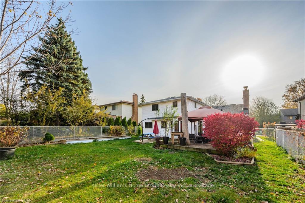 Photo 42 of 57 Rochelle Drive, Guelph, Willow West/Sugarbush/West Acres — HOMEH