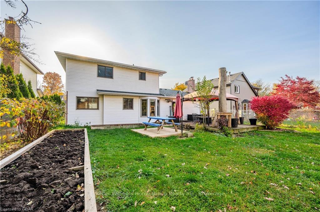 Photo 43 of 57 Rochelle Drive, Guelph, Willow West/Sugarbush/West Acres — HOMEH