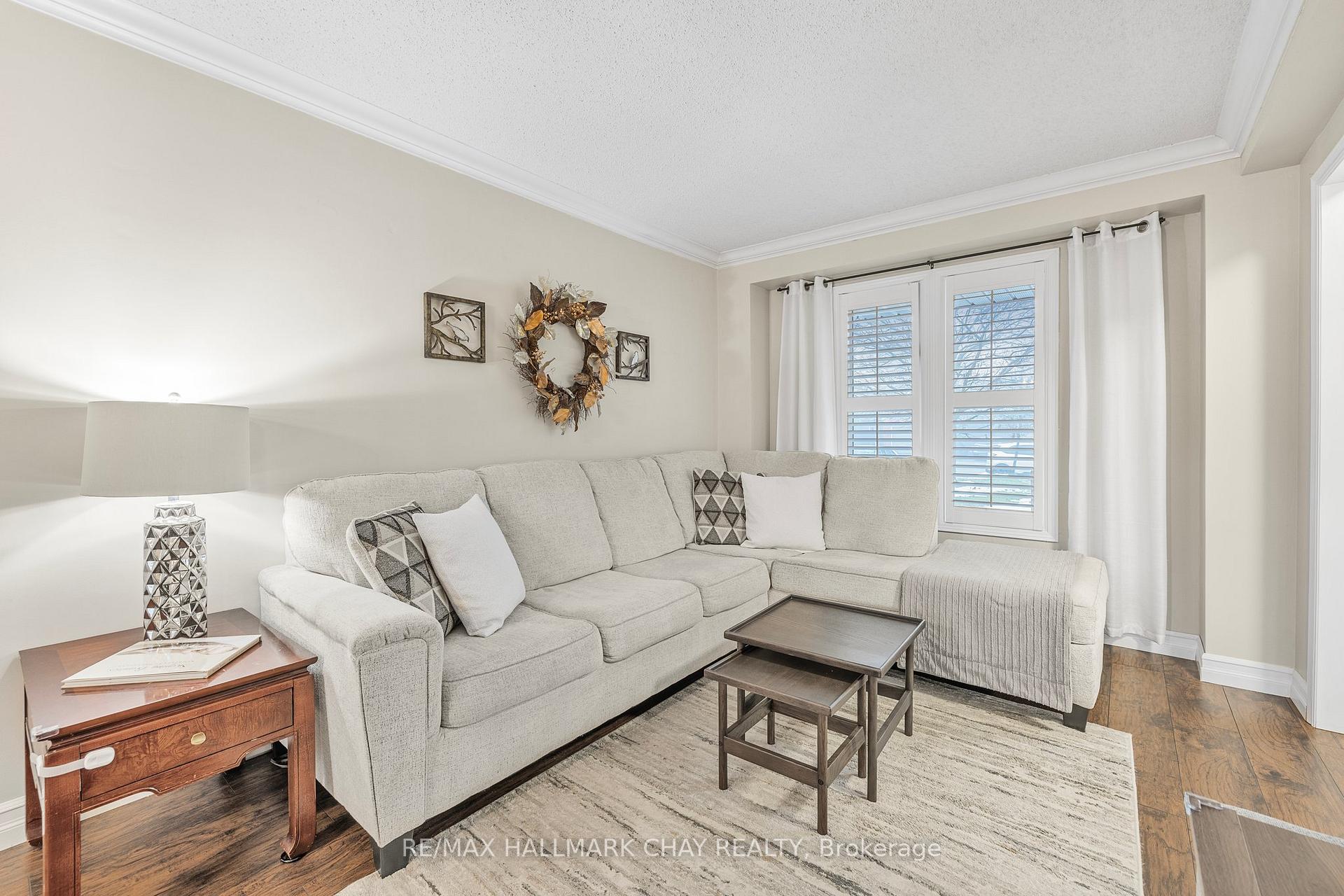 Photo 3 of 27 Flaxman Avenue, Clarington, Bowmanville — HOMEH