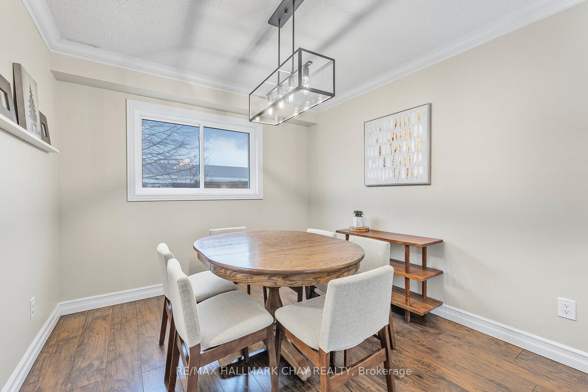 Photo 5 of 27 Flaxman Avenue, Clarington, Bowmanville — HOMEH