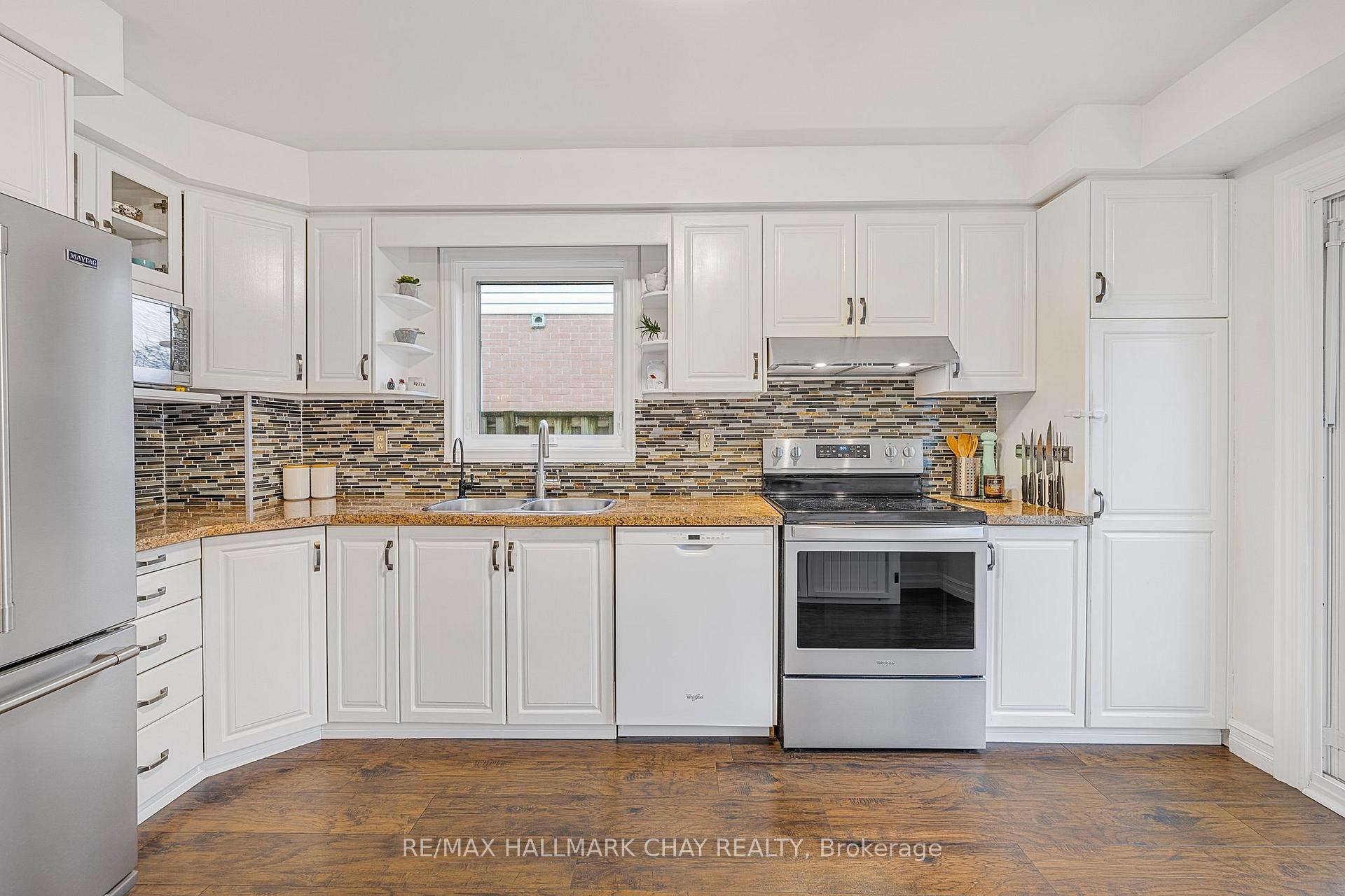 Photo 6 of 27 Flaxman Avenue, Clarington, Bowmanville — HOMEH