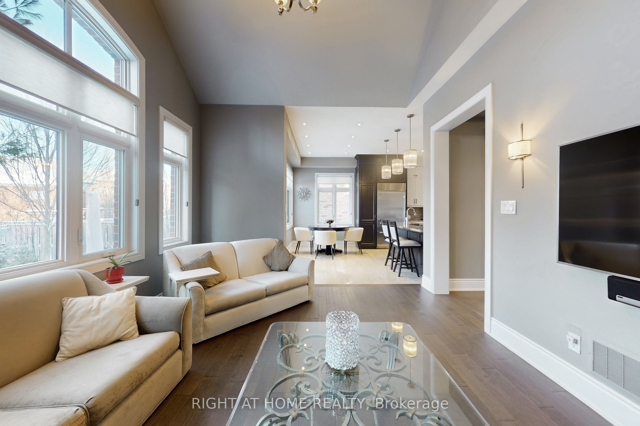 Photo 54 of 131 Robert Berry Crescent, King, King City — HOMEH