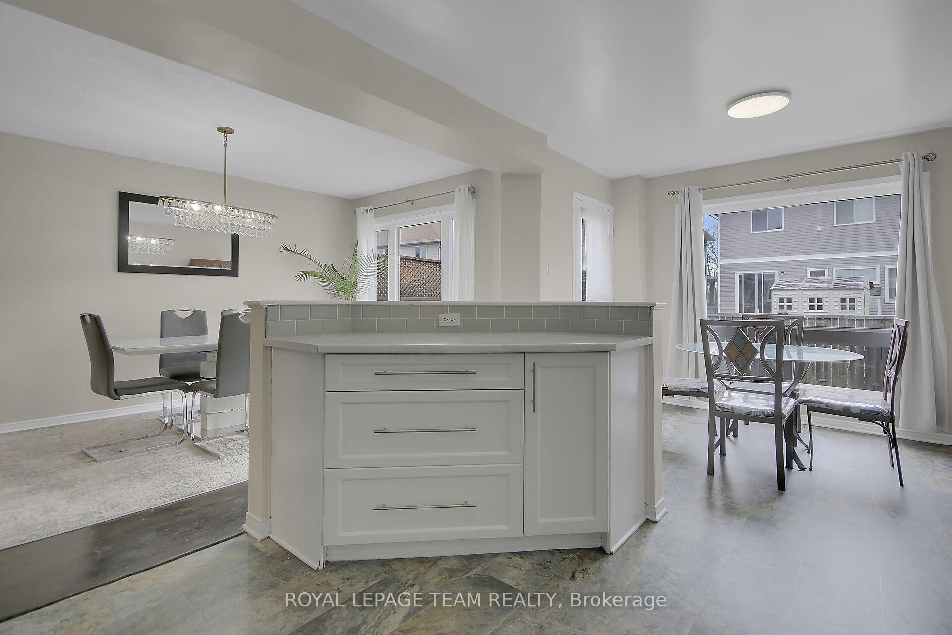 Photo 12 of 89 Upminster Way, Ottawa, Barrhaven - Longfields — HOMEH