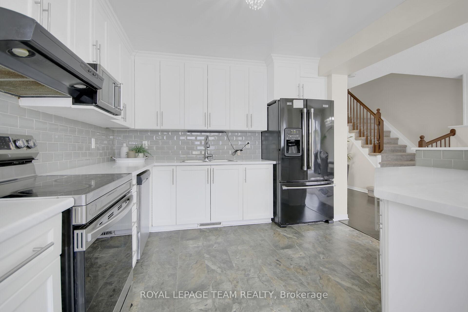 Photo 13 of 89 Upminster Way, Ottawa, Barrhaven - Longfields — HOMEH