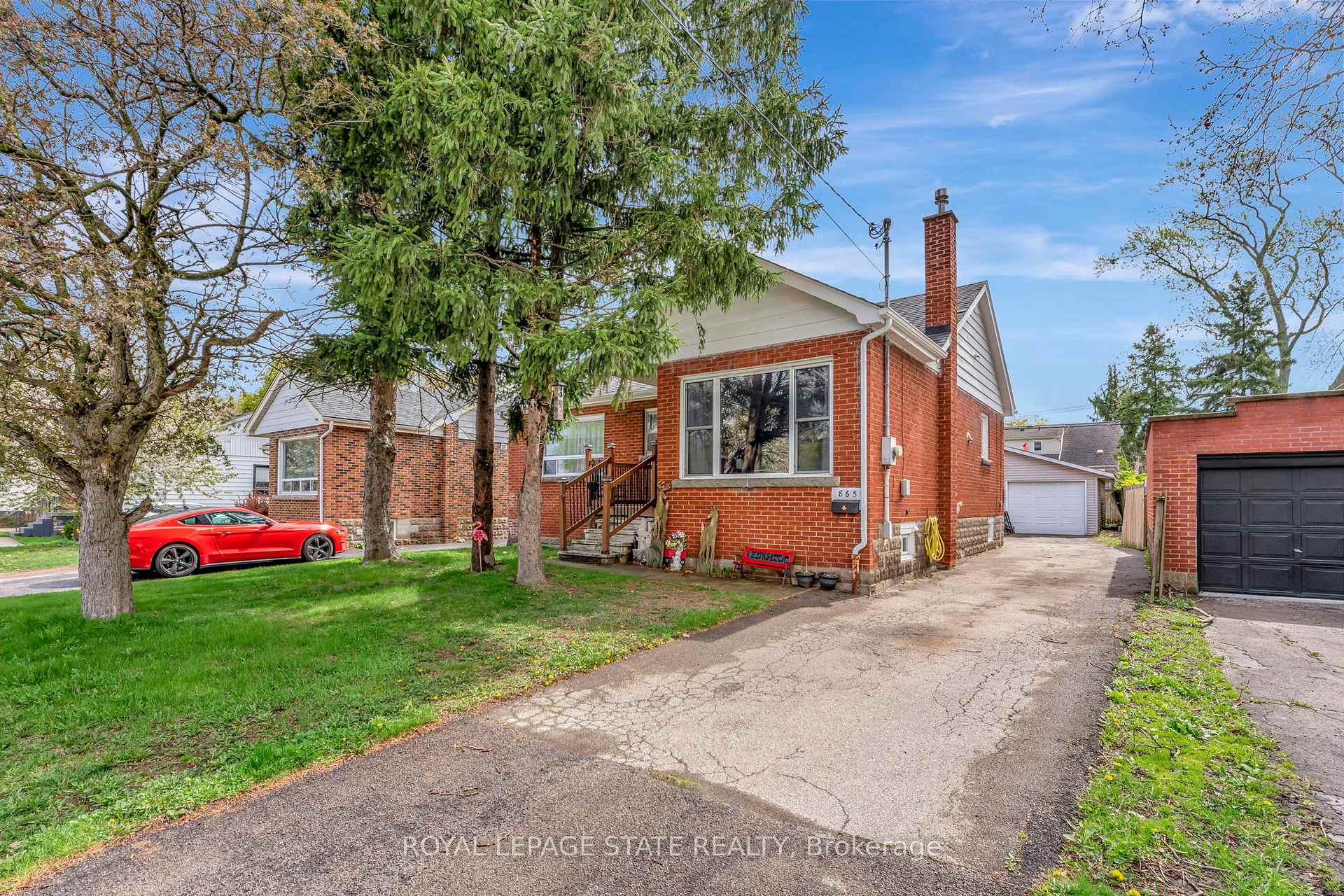 Photo 1 of 865 Garth Street, Hamilton, Buchanan — HOMEH