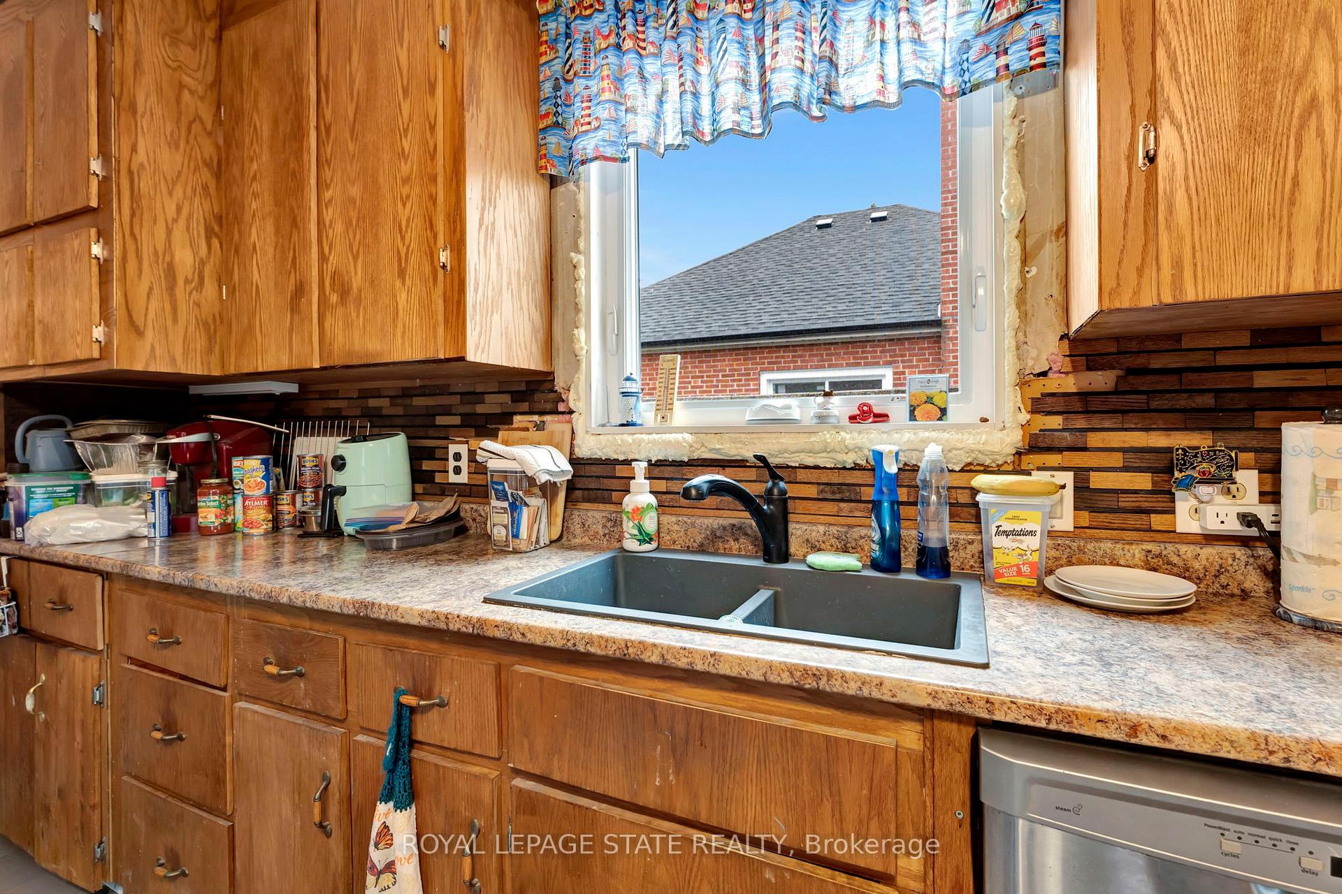 Photo 9 of 865 Garth Street, Hamilton, Buchanan — HOMEH