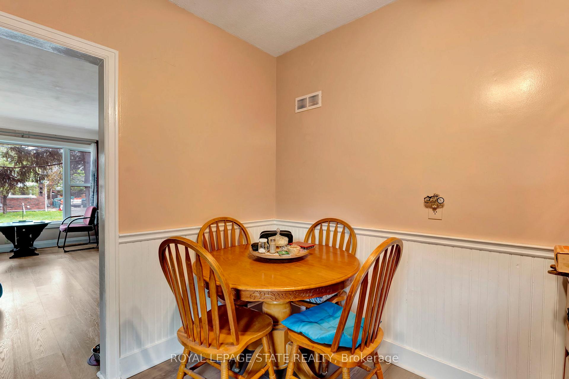 Photo 11 of 865 Garth Street, Hamilton, Buchanan — HOMEH