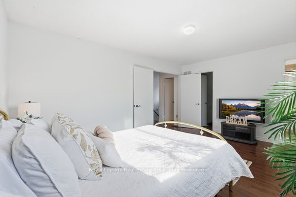 Photo 58 of 115 Coles Avenue, Vaughan, Vaughan Grove — HOMEH