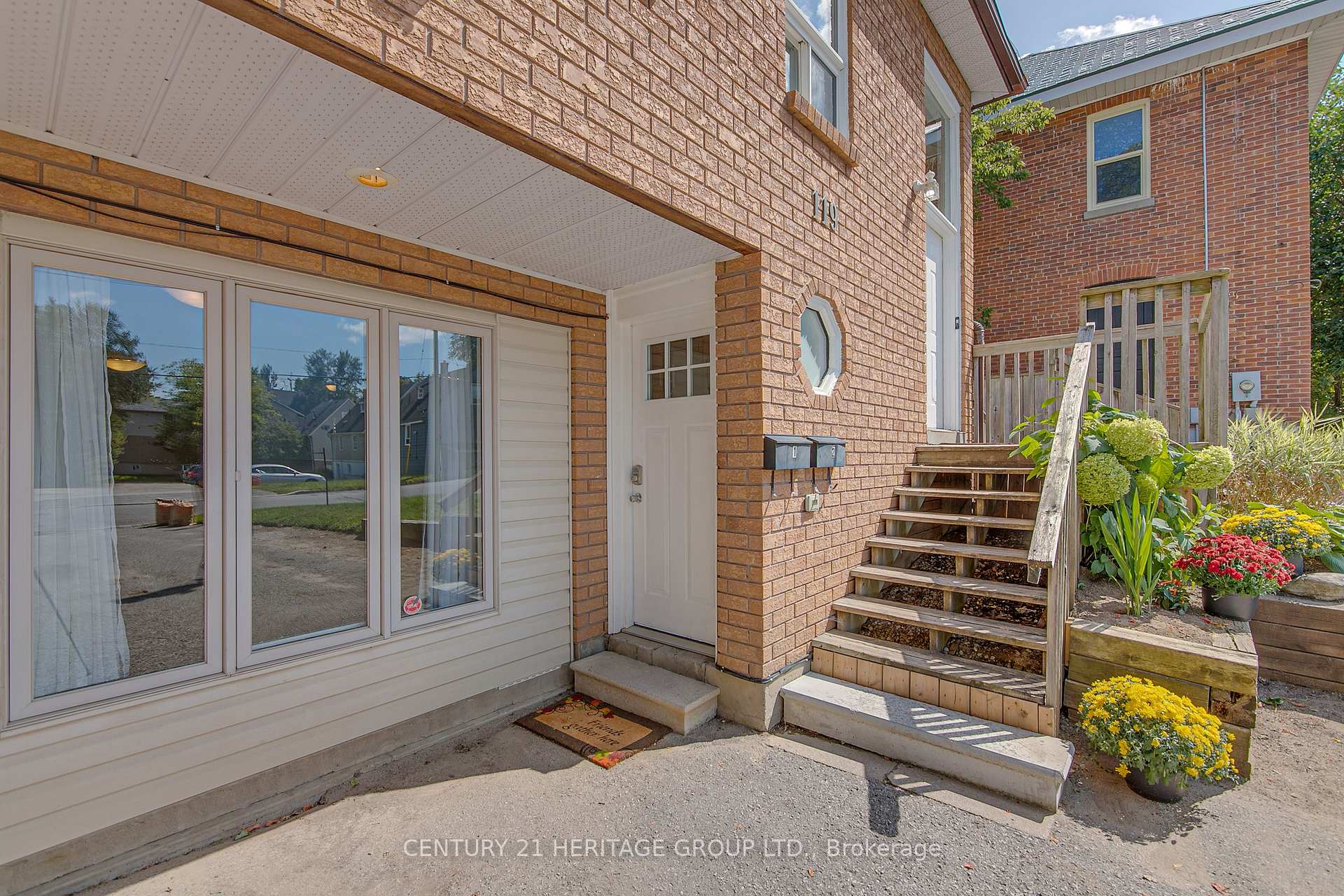Photo 2 of 119 Berczy Street, Barrie, Codrington — HOMEH